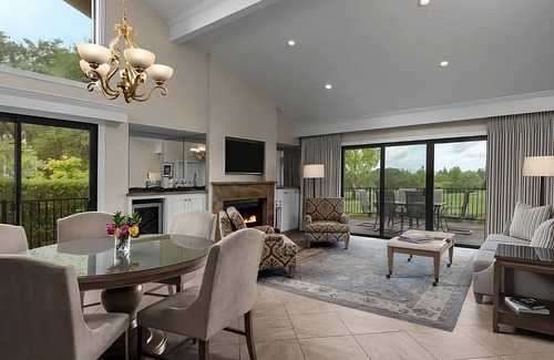 Napa Hotel | Next-Level Fun! 3 Convenient Units w/Kitchen, Outdoor Pool, FREE Parking!