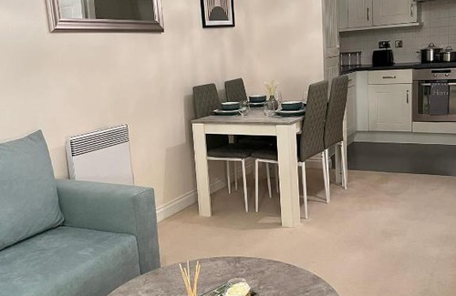 Harlow Apartment | Next-Stop Haven