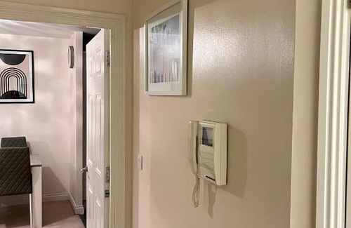 Harlow Apartment | Next-Stop Haven