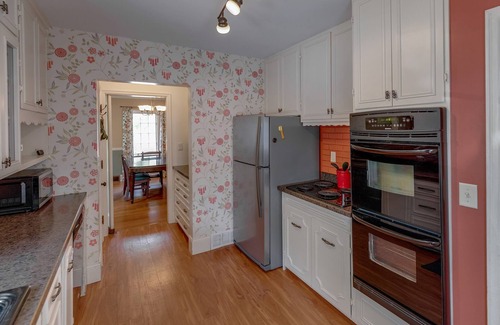 Brainerd House | Next to Gregory Park & The Hospital, Cozy, Movie Theater & More!