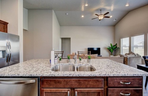 Nampa House | Next to Idaho Center~king bed~5 TVs~Room for all