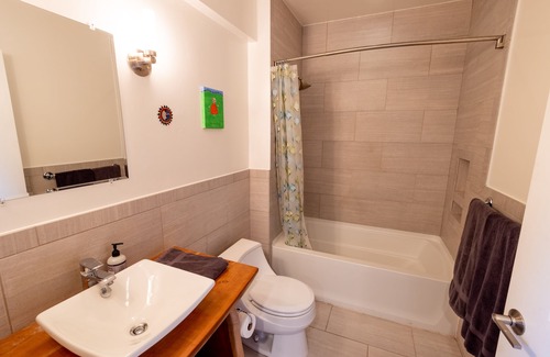Ojai House | Next to Matilija Creek, swimming holes, hot springs, 10 minutes to DT Ojai!