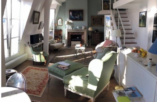 Quartier de la Monnaie Apartment | Next to Notre Dame, in the heart of Paris, charm and refinement. 7 days minimum