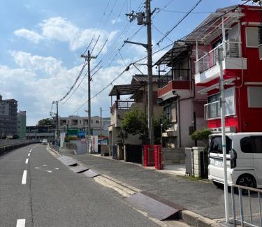 Neyagawa House | NEYAGAWA HOUSE! 3 min walk from Keihan Kayashima Station, 一棟貸しの宿 京阪電車 萱島駅から徒歩3分, 家の前の駐車場はサイズ制限あり, サイズ超過は徒歩1分のコインパーキングを利用下さい