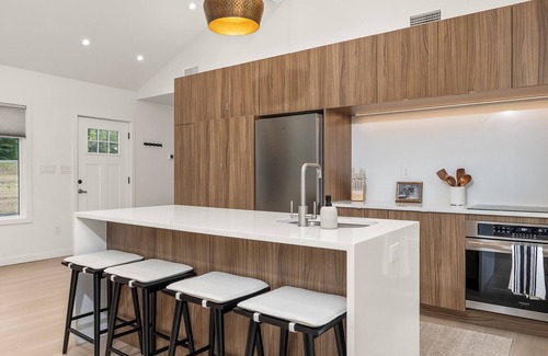 East Durham House | nFamily Friendly 6BR - Playground - Tennis Court