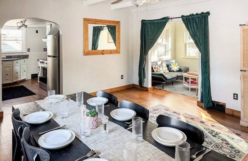 Albion House | nFarmhouse Retreat - 10+ guests