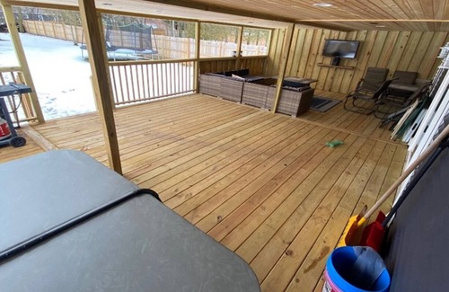 Manitowoc House | NFL Draft Special-Spacious 4-bedroom house in delightful Manitowoc with AC, WiFi