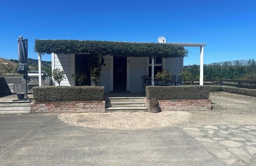 Gisborne Region Cottage | Ngakoroa Cottge - rural retreat 15 minutes from Gisborne