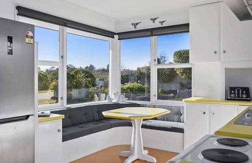 Hilltop House | Ngauruhoe House with Stunning Views