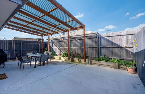 Moncrieff House | Ngunnawal 3 bedroom with Netflix and 100mbps Wifi