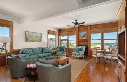 Nags Head House | NH340 Gillam Hall