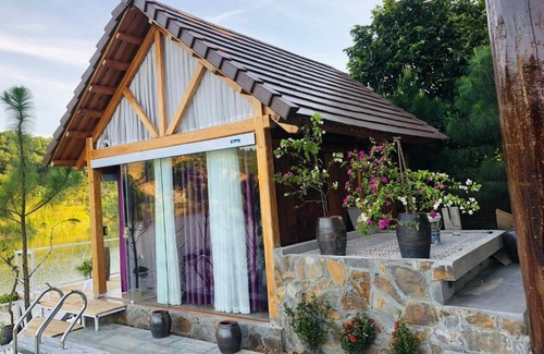 Ba Vi House | Nha Ben Ho Venue Travel