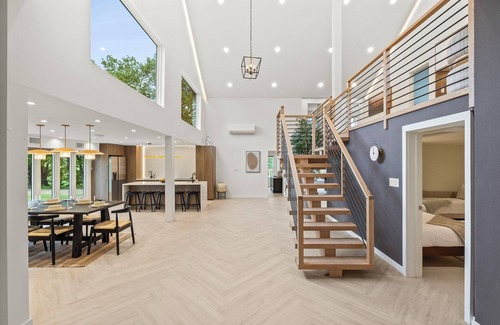 East Durham House | nHot Tub, Game Room, Sauna, Tennis Court, Pond