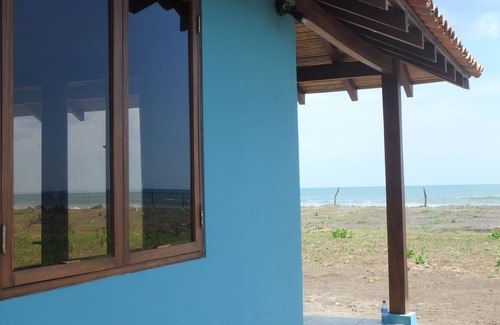 Leon House | Surf, Sun & Serenity – 2BR Beachfront Home at Playa Tesoro