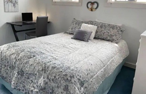 Wainfleet House | Niagara Dreamhouse on the Lake-Private Beach