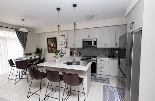 Welland House | Niagara Falls Area Cozy Canal-Side Home Away from Home in Welland Lic # STR-288