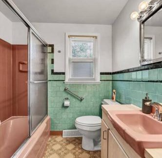 Cheektowaga House | Niagara Falls, Highmark, Buffalo Vacation House
