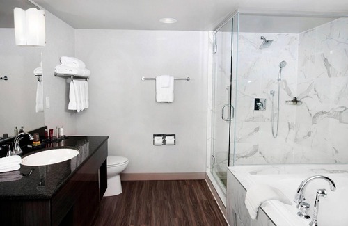 Fallsview Hotel | Niagara Falls Marriott on the Falls