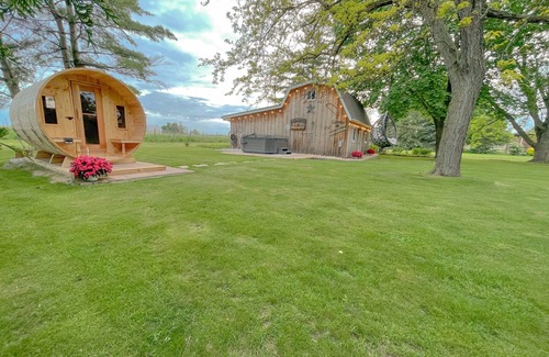 Niagara-on-the-Lake House | Niagara Grapeview Cottage/Hot Tub+Sauna
