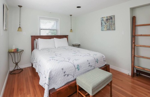 Historic Old Town Bed & Breakfast | Niagara-on-the-Lake William Shakespeare!
