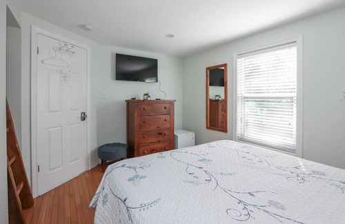 Historic Old Town Bed & Breakfast | Niagara-on-the-Lake William Shakespeare!