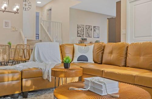 Thorold House | Niagara Retreat|HotTub|Sauna|Games|15 Min to Falls