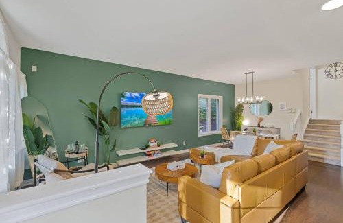 Thorold House | Niagara Retreat|HotTub|Sauna|Games|15 Min to Falls