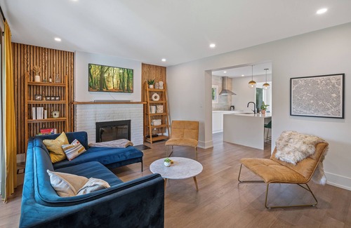 Downtown House | Niagara Wine Country Home
