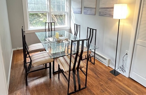 Niantic House | Niantic water escape, 2 bd aptmt, 1st flr