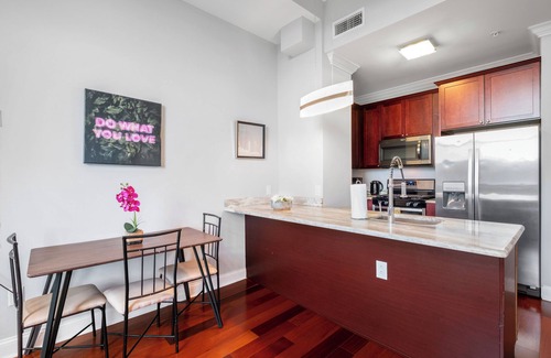 Olde Kensington Apartment | Nice 1 Bdrm Luxury Flat