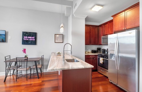 Olde Kensington Apartment | Nice 1 Bdrm Luxury Flat