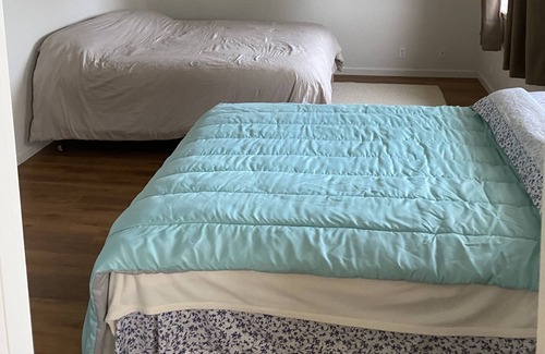 Eureka Apartment | Nice 1 bedroom Studio upstairs in a quiet, safe, neighborhood w/ keyless entry