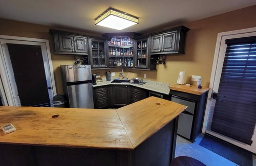 Chico House | Nice 1200 square foot house with private yard in enchanting downtown Chico