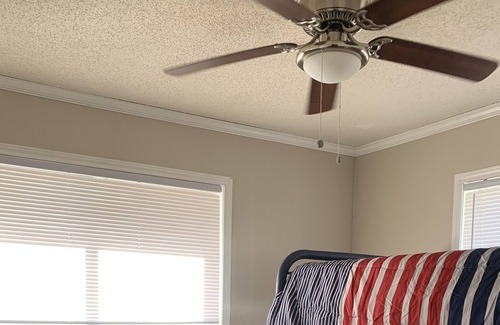 Broaddus House | Nice 2/1 brick house, 2 miles from Jackson Hill boat launch