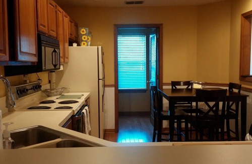 Southside Condo | NICE 2/2 Condo Central to everything in Jacksonville FL.