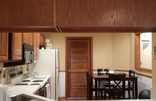 Southside Condo | NICE 2/2 Condo Central to everything in Jacksonville FL.