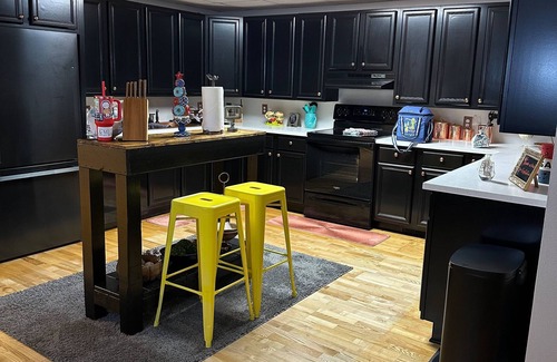 Statesville Apartment | Nice 2-bedroom apartment with AC in charming Downtown Statesville, NC.