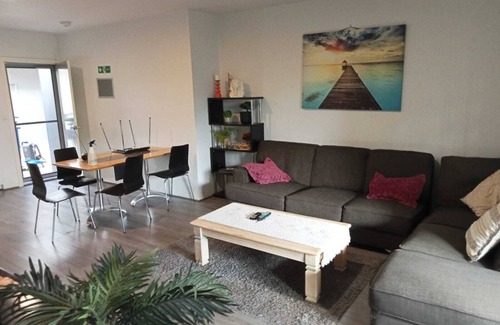 Kelmscott Apartment | Nice 2 bedrooms and 1 bathroom apartment in the south east of the Perth City.
