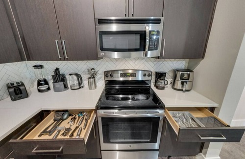 Dallas Apartment | Nice 2BR I Pool I Gym I Free Parking I Workspace