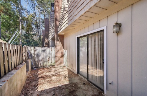 Morrow House | Nice 3 Bed townhome with in Morrow conveniently located/Free Wi-Fi !