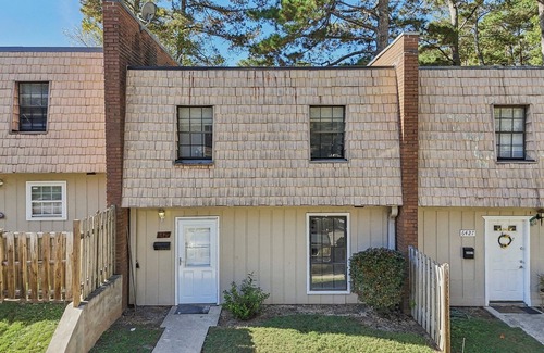 Morrow House | Nice 3 Bed townhome with in Morrow conveniently located/Free Wi-Fi !