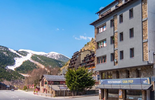 Incles Apartment | Nice 3 Bedroom Apartment for 6 people, Incles. C.PEP 2