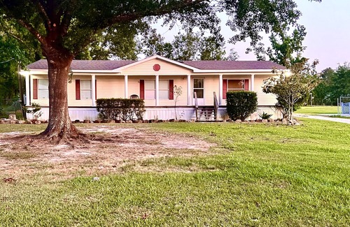 Sulphur House | Nice 3-bedroom home near Lake Charles in Sulphur!