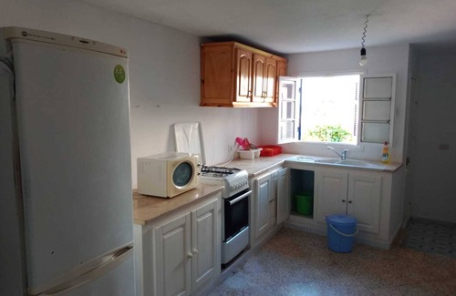 Kelibia House | Nice 3-bedroom house with AC in Al Huwariyah