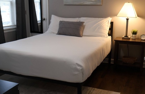 West Lawn House | Nice 3-bedroom house with AC in vibrant Chicago