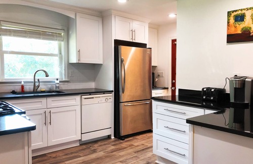 North Decatur House | Nice 3bd room Decatur GEM - Near Emory and Downtown