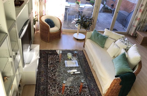 Minusio Apartment | Nice 4.5 room apartment with garden seating and outdoor swimming pool