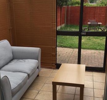 Basildon House | Nice 4 Bed near Basildon Town Centre