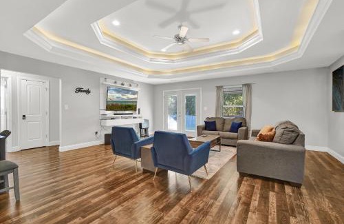 Navarre House | Nice 4-Bedroom home 15 mins from the beach