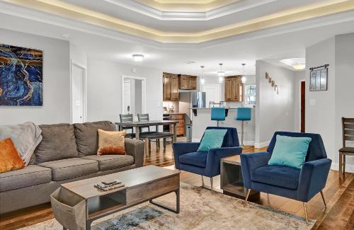 Navarre House | Nice 4-Bedroom home 15 mins from the beach